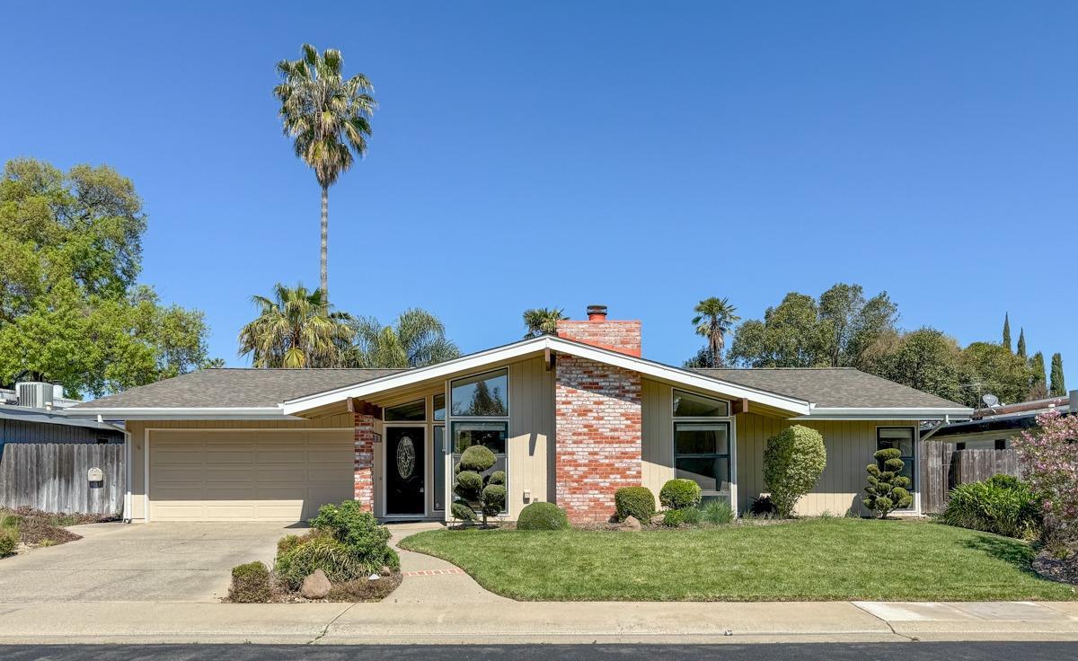 Elk Grove, CA 95624 | 4 beds| 2 baths | $725,000
